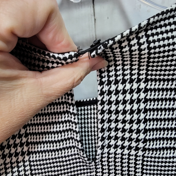 Zara Woman Black White Asymmetrical Houndstooth Shirt Lace Size Small. - Picture 7 of 7